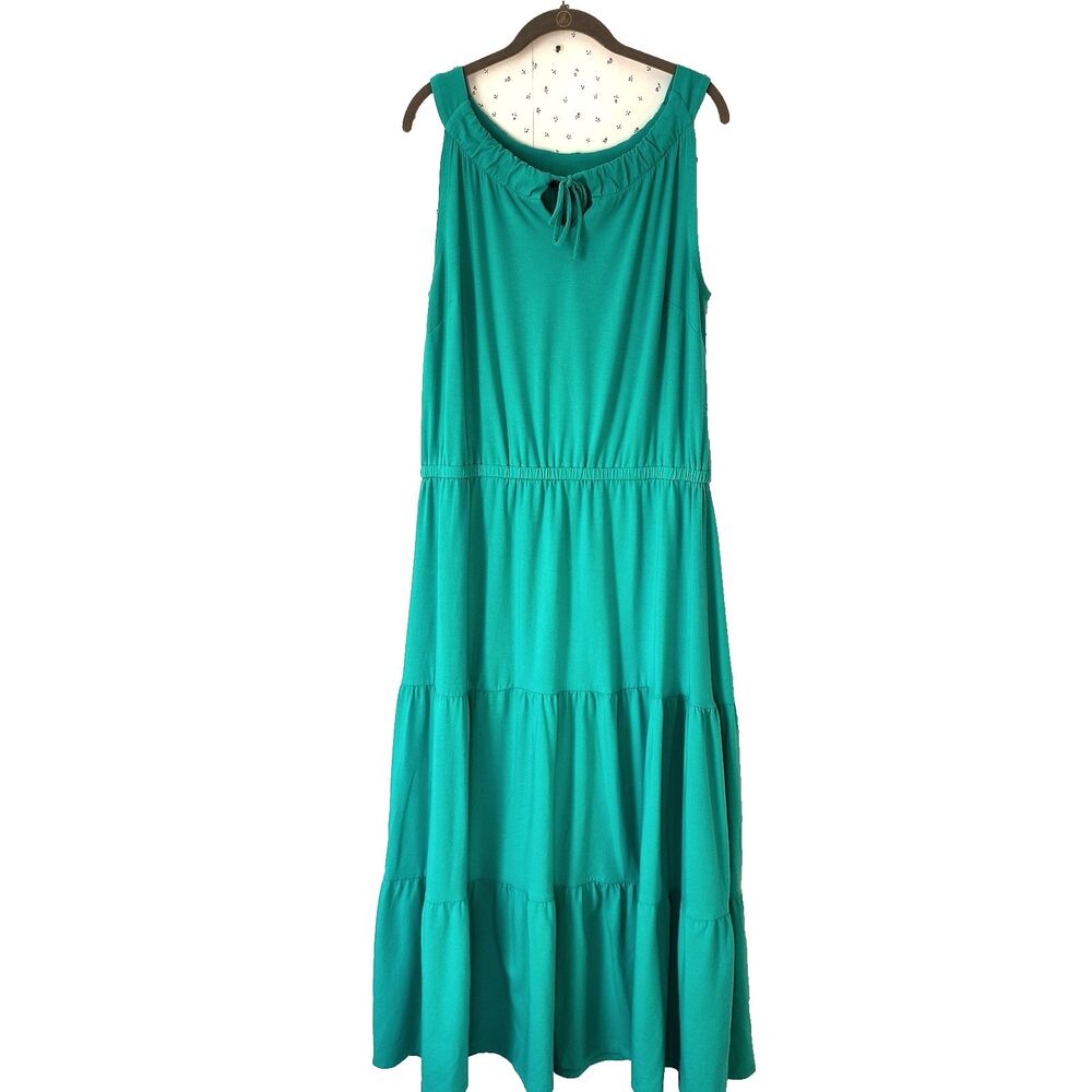Elegant Green Sleeveless Dress